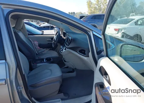 2018 Chrysler Pacifica Touring L из США, поврежденный, VIN 2C4RC1BG9JR354847